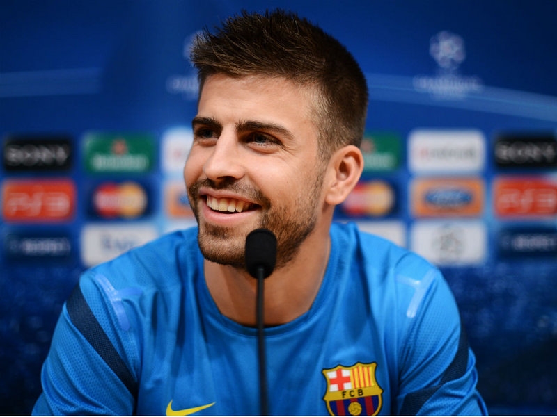 Pique bắt đầu sự nghiệp bóng đá tại học viện bóng đá nổi tiếng của Barcelona