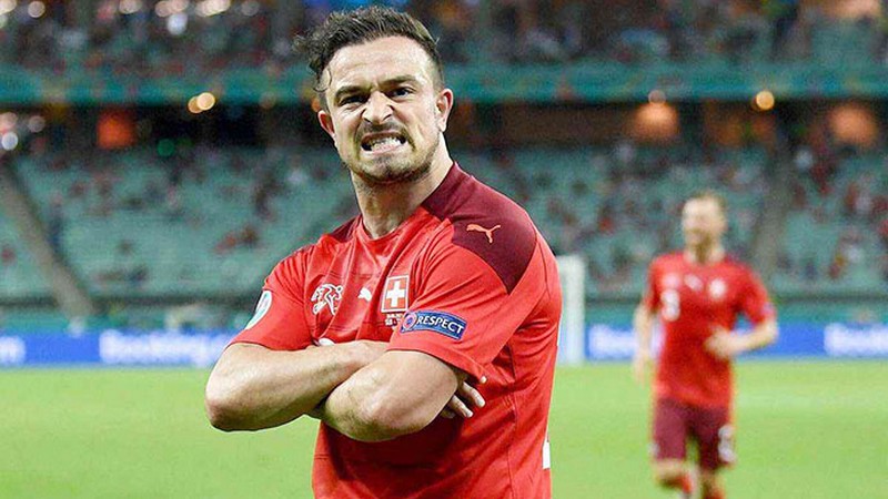 Với chiều cao thấp nhưng Shaqiri thường xuyên tạo ra các siêu phẩm