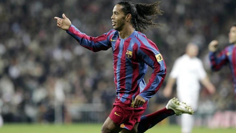 Năm 2005 thi Ronaldinho đã thể hiện màn trinh diễn đỉnh cao